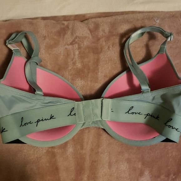 VS Bra - Picture 2 of 3